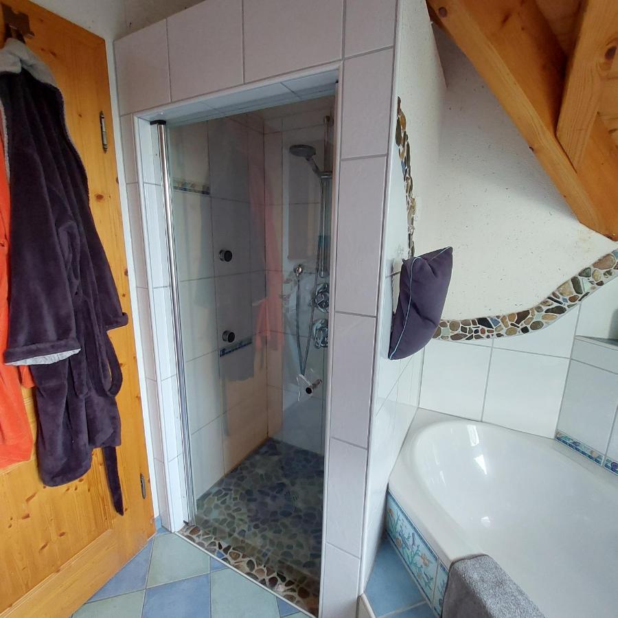Gaestezimmer In Traumhafter Lage Neben Der Kurstadt Oberthulba Bagian luar foto